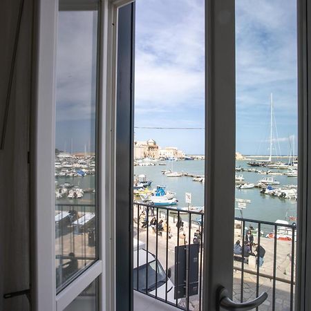 Maison Bleu Luxury Suite Sul Porto Di Trani Luaran gambar