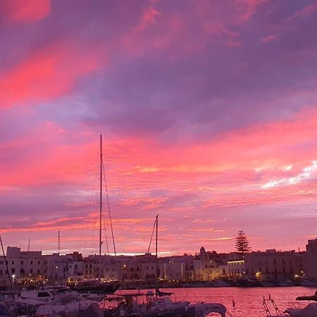 Maison Bleu Luxury Suite Sul Porto Di Trani Luaran gambar