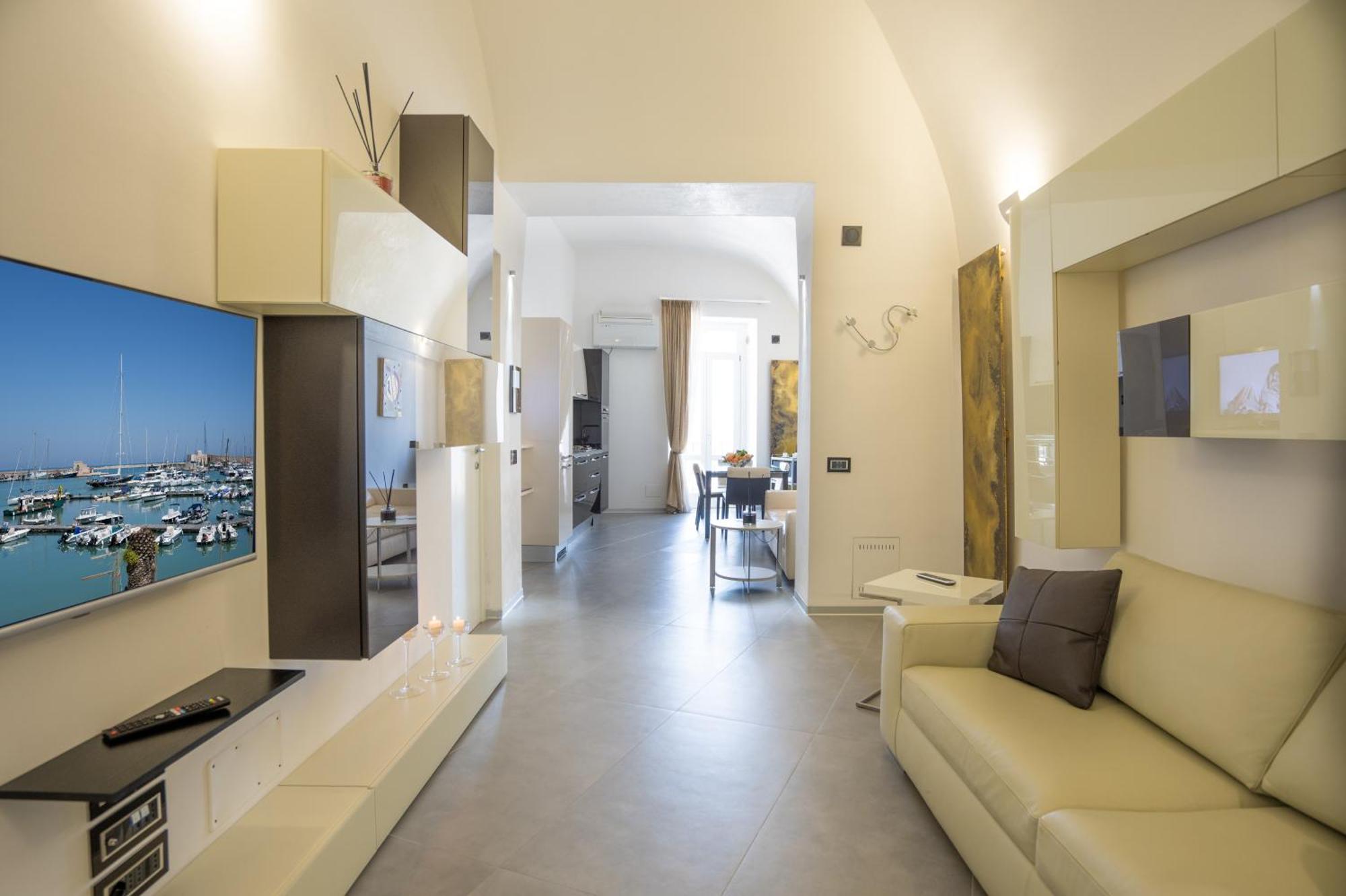 Maison Bleu Luxury Suite Sul Porto Di Trani Luaran gambar
