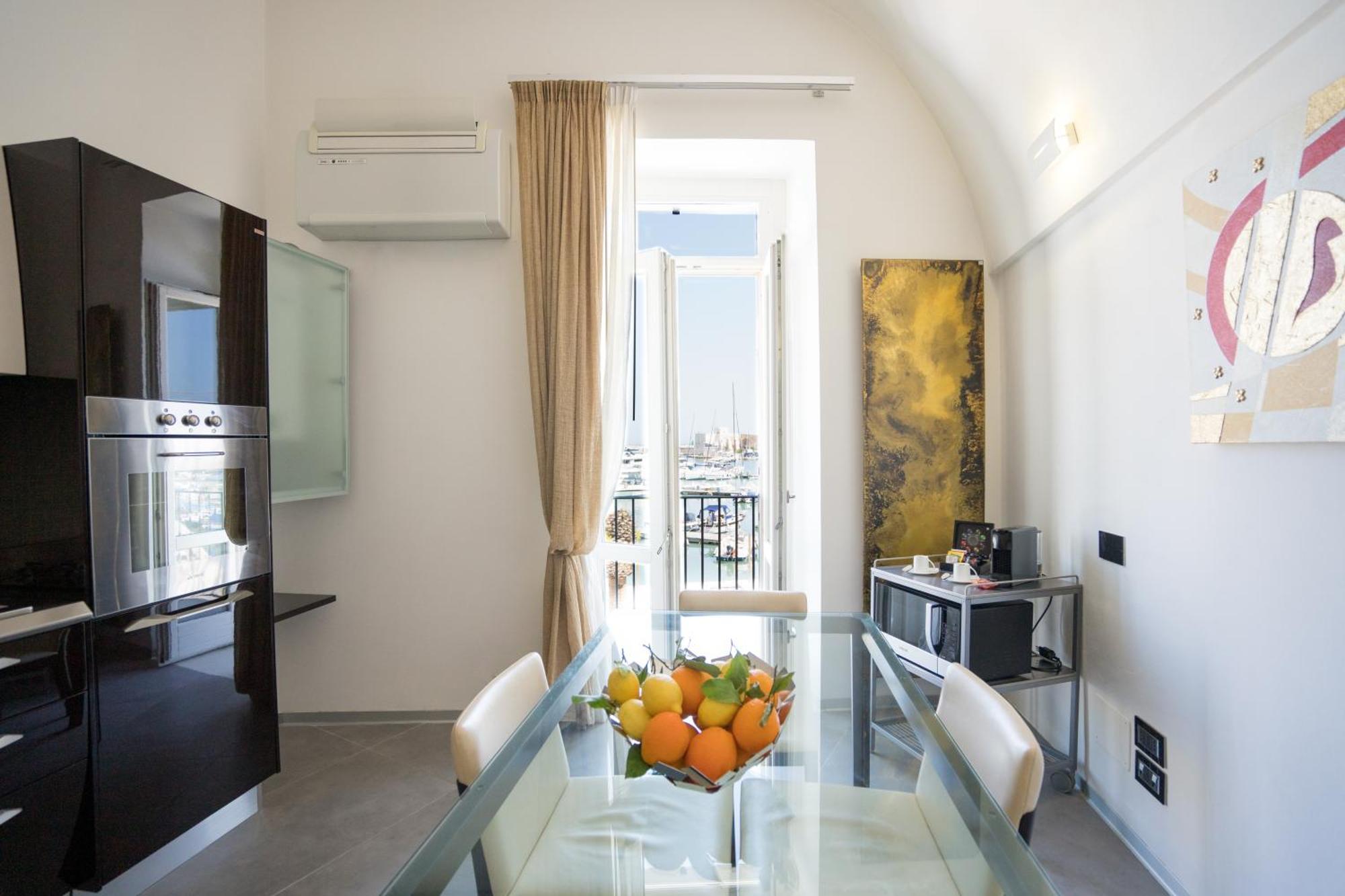 Maison Bleu Luxury Suite Sul Porto Di Trani Luaran gambar